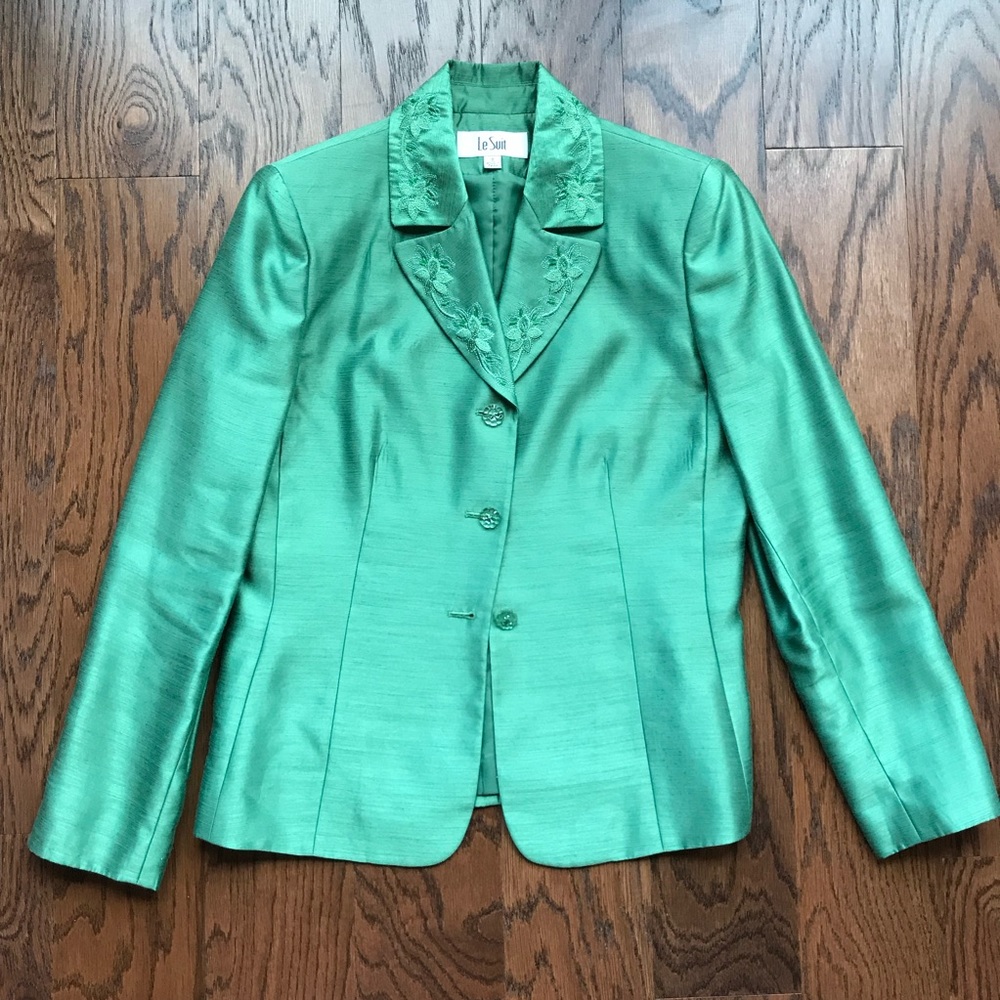 Le Suit Emerald 2-piece with Blazer and Skirt
